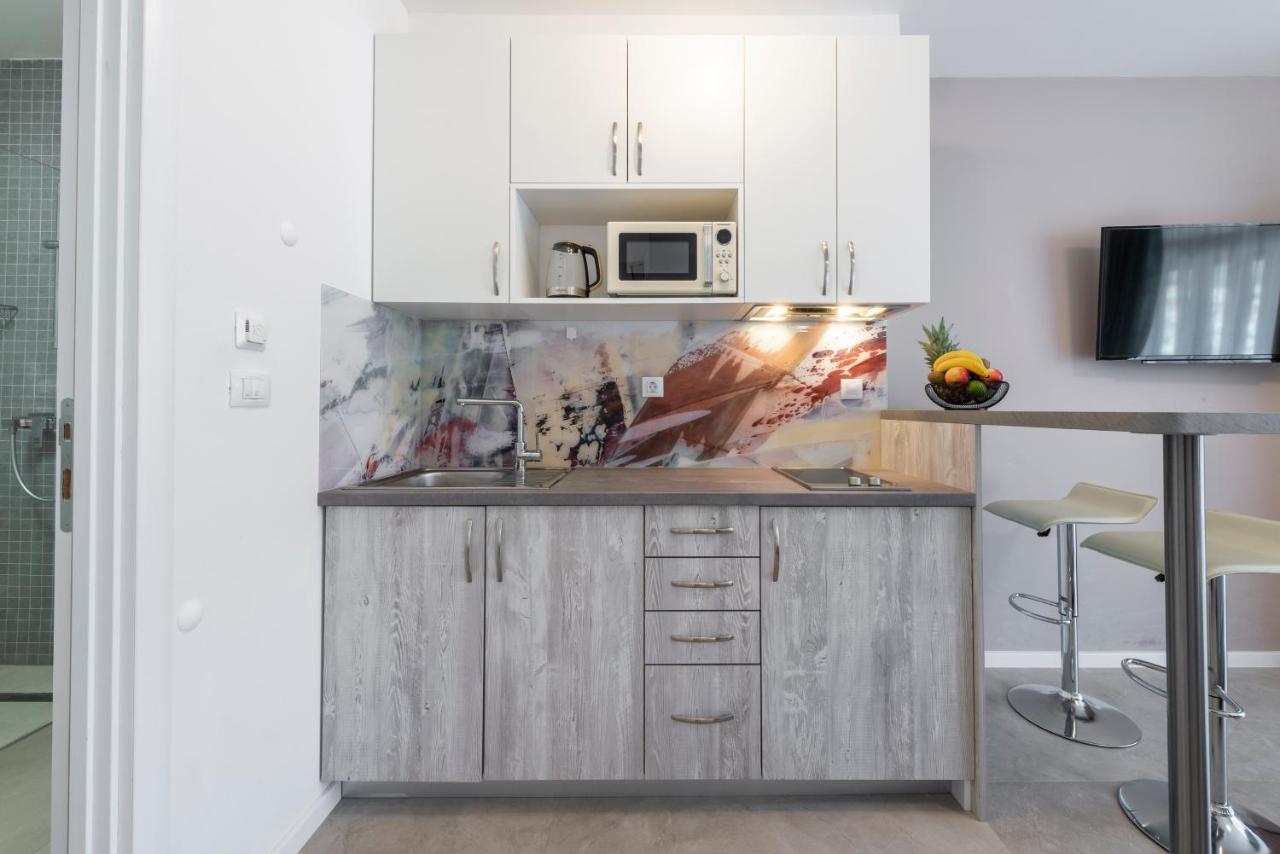 Oyo Deluxe Apartments Дубровник Экстерьер фото