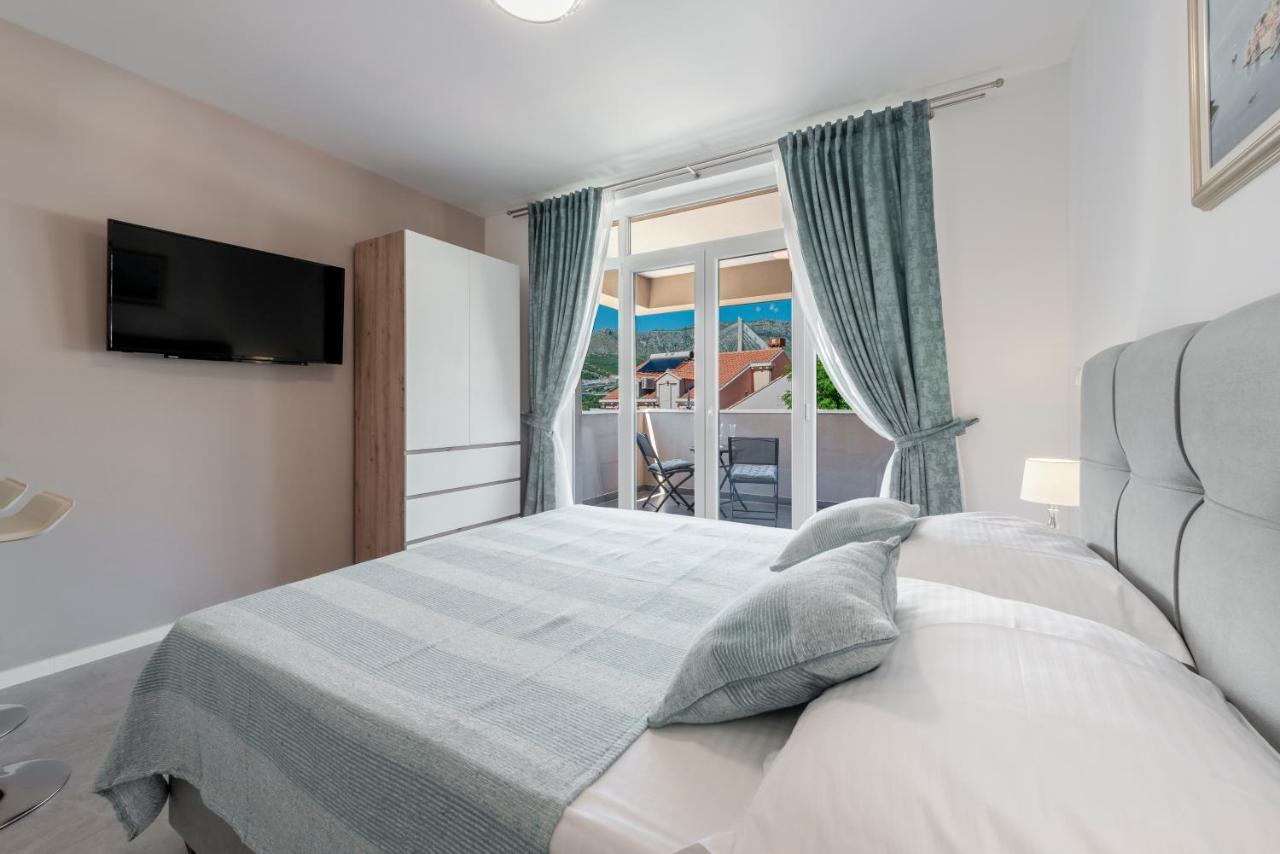 Oyo Deluxe Apartments Дубровник Экстерьер фото