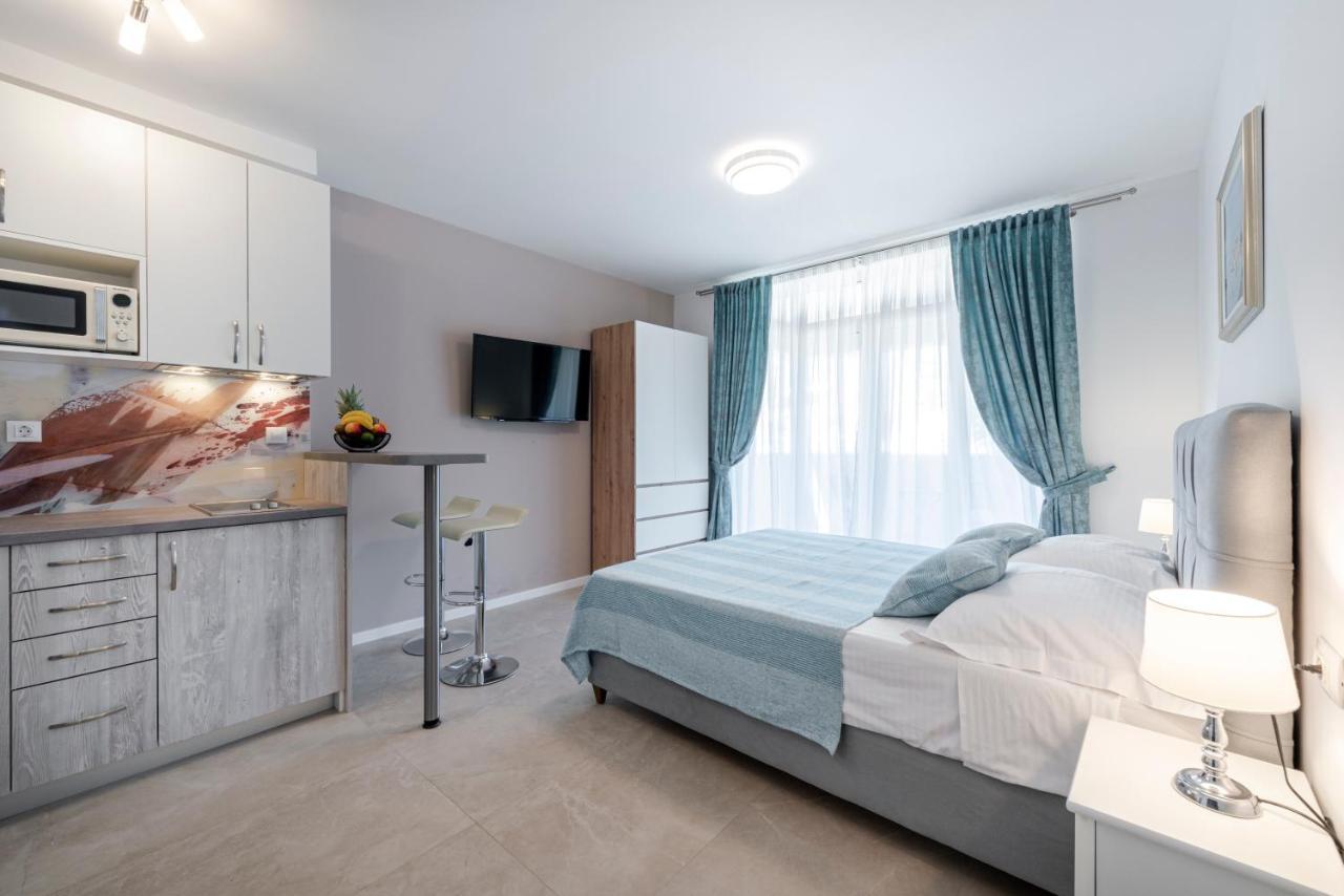 Oyo Deluxe Apartments Дубровник Экстерьер фото
