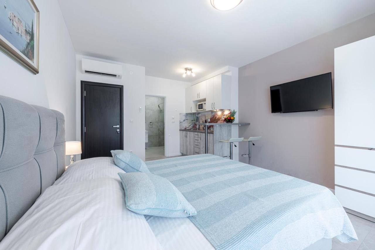 Oyo Deluxe Apartments Дубровник Экстерьер фото