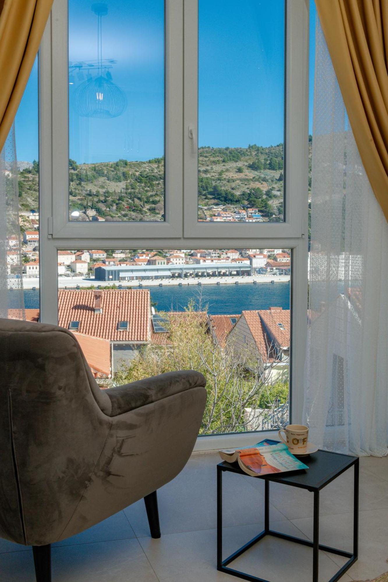 Oyo Deluxe Apartments Дубровник Экстерьер фото