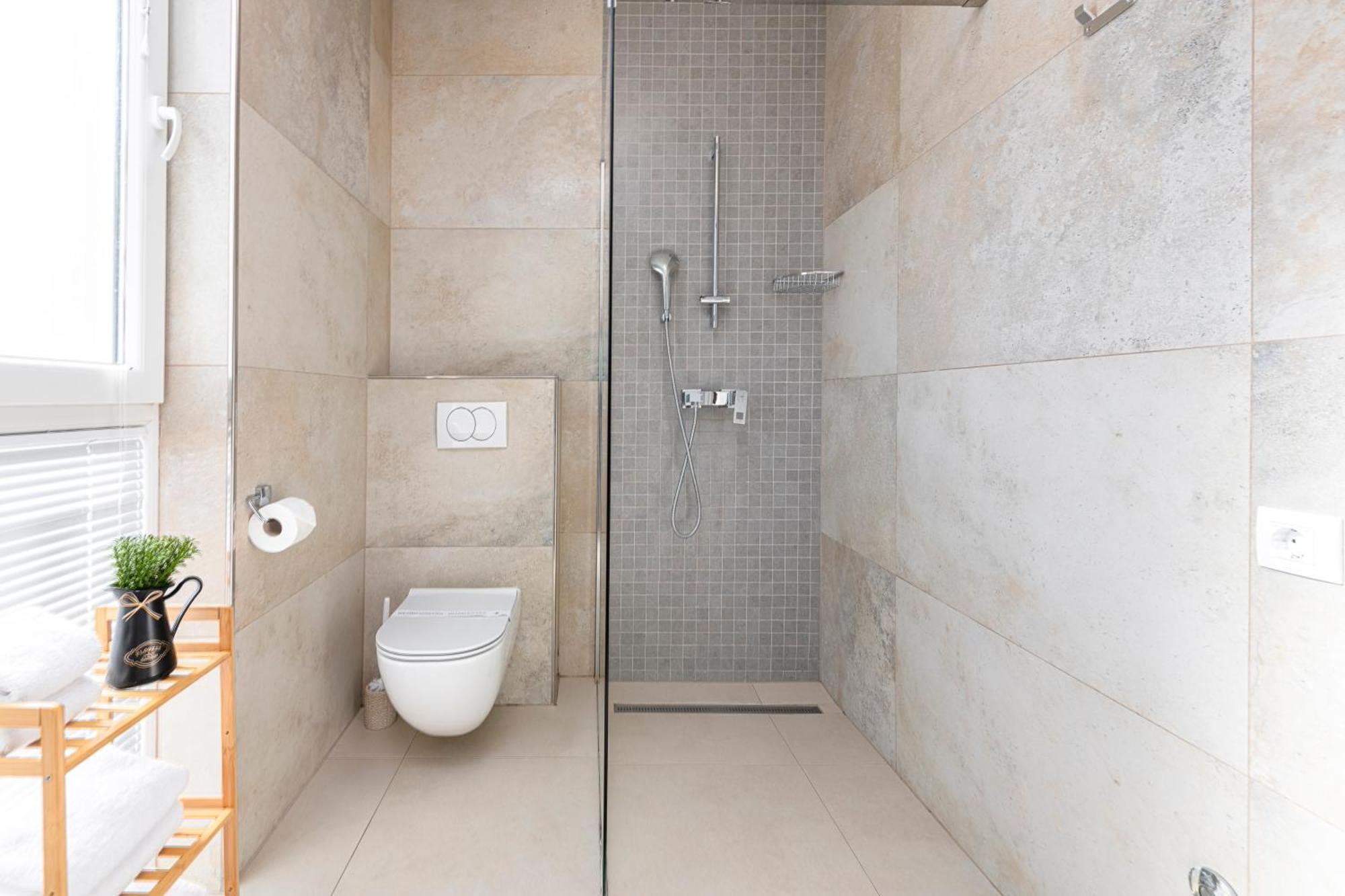 Oyo Deluxe Apartments Дубровник Экстерьер фото